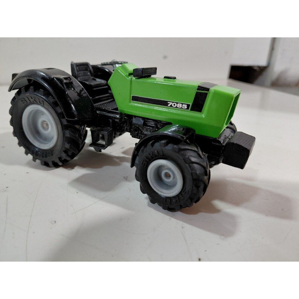 Siku 1:32 Die Cast Deutz Allis 7085 Farm Tractor (Missing Cab)